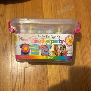 BRAND NEW Tie Dye kit for 6 people